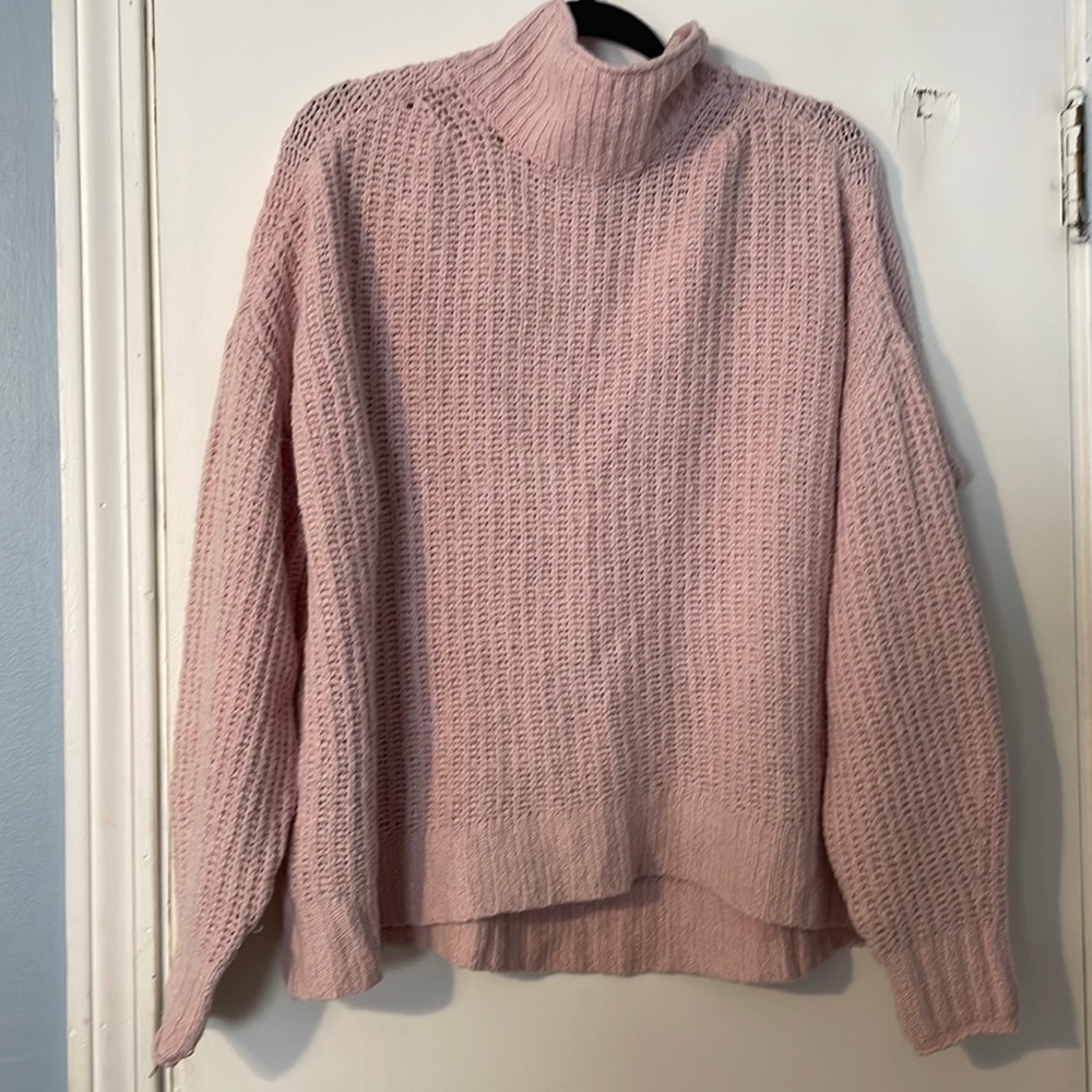 EUC American Eagle light sweater